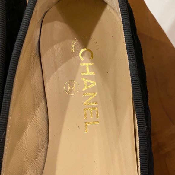 CHANEL Black Bow Accent Flats - Picture 2 of 10